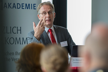 Dr. Christoph Mecking auf dem von Legatur und dem Erich Schmidt Verlag veranstalteten Tagesseminar zum Thema "Erbschaftsfundraising in und für Stiftungen am 05.06.2018 in Berlin